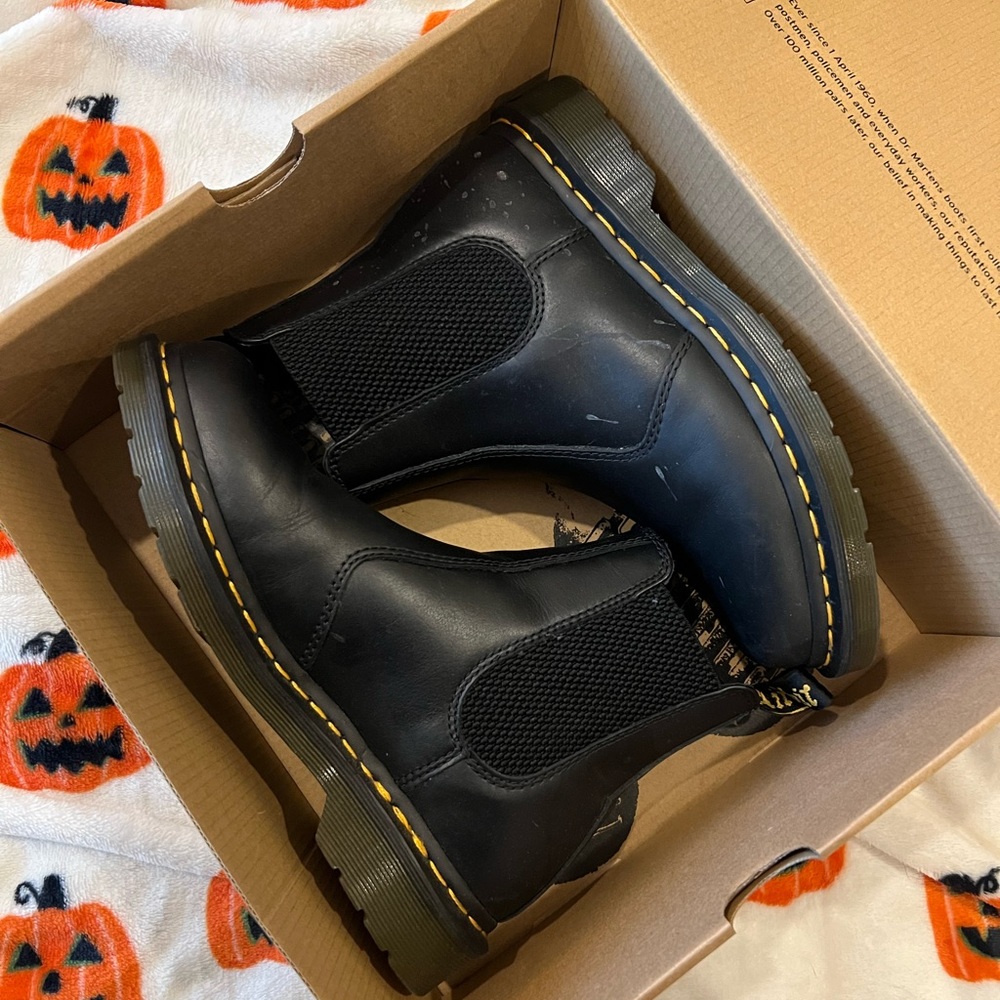 Dr. Marten Chelsea boots